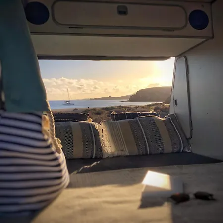 Camelvans Lanzarote California Volkswagen T3 Campsite Famara